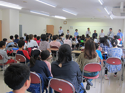 令和元年7月23日に実施した「ザ・チャレンジ！自由研究」の開会式の様子。
