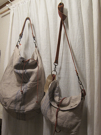 機能性に優れたバッグを作るＳａｍｏｍｉｅｙｕさん。
シンプルながらオシャレな生地なので、ファッションを選ばない。