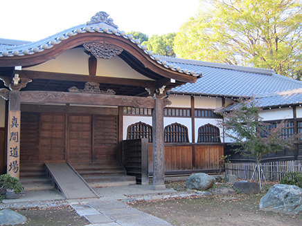 旧弘法寺寺務所。
寺務所が弘法寺客殿・本殿に移動してからは、「真間道場」として利用されていた。