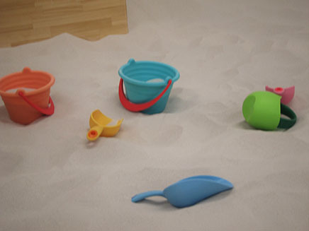 きれいな砂で遊べる「サンドパーク」。抗菌砂だから安心！