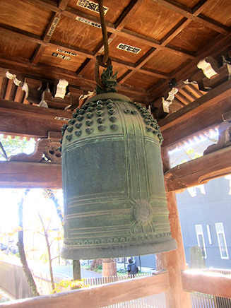 毎年、年始に除夜の鐘が鳴り響く。
社務所参集殿には、県指定有形文化財の
「元亨(げんこう)の梵鐘(ぼんしょう)」がある。