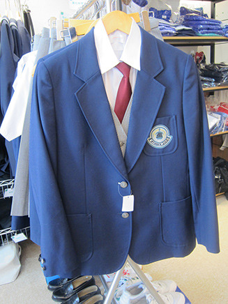 サイズが合えば制服一式がリーズナブルに購入できる。
