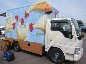 にわとりトラック  キッチンカー(移動販売)写真
