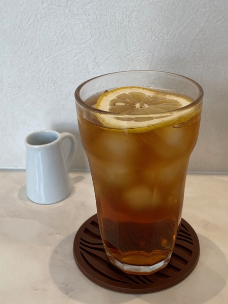 「アイスティ」400円。