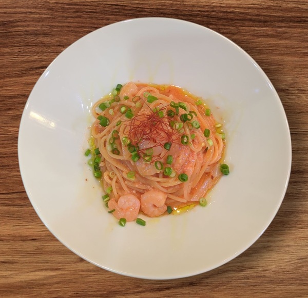 ランチのパスタメニューの一例「トマトパスタ」。
