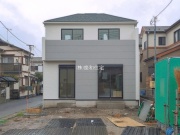 松戸市栄町西５丁目　新築戸建　南西角地につき日当たり良好！【新築一戸建て】