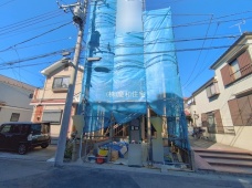 市川市宝１丁目　新築戸建　南東公道面で日当たり良好！