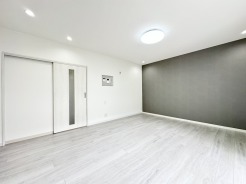 キッチンと統一感のある家具など設置し、お洒落な空間に！
