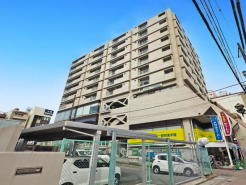 シンプルなホワイト系の外観