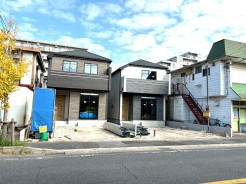 新規分譲地につき現在建築中です！
完成が楽しみですね！
同仕様の完成現場をご案内出来ますので、お気軽にお問い合わせください！