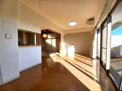 リビングダイニングスペースです。
ご家族の楽しい会話が聞こえてきますね！
