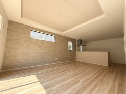 光と風が溢れる開放的なダイニングには自然と家族みんなが集まってきます。明るく穏やかな空気の中で飲んだり、食べたり、笑ったり。
