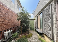 夢の庭付き一戸建て住宅を実現させてください！
※お庭の植栽などは、イメージです。