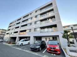 建物空き家です。
リフォーム済みで内装ピッカピカ！
是非ご内見下さい！！
