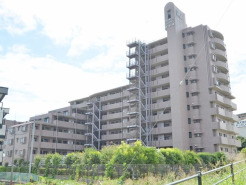 1996年1月築、総戸数77戸