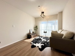 ご家族だんらんのスペースとなるリビング。家具の配置がしやすい広さを確保しています！
