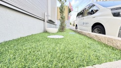 1号棟 やっぱりお庭があるといいですね！
元気なお子様のお外遊びも、自宅のお庭なら安心
ガーデニングや家庭菜園で緑の潤い溢れる暮らしを。
