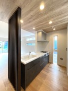 ※.キッチン施工例(実際とは設備仕様間取りなどが異なる場合がございますのでお近くのモデルルームにご案内致します。)