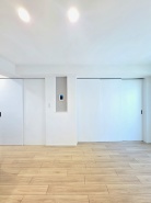 広々としたLDKは、家具のレイアウトも自由自在です。
素敵なインテリアに囲まれた、自分好みの空間を。
