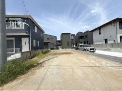 現地写真。建築条件付き売地です！
