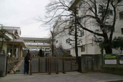 鶴指小学校