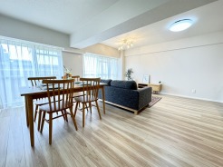 ご家族だんらんのスペースとなるリビング。家具の配置がしやすい広さを確保しています！
