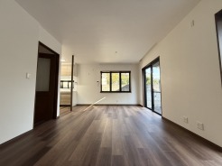 休日はお陽さまの光がたっぷり差し込むぽかぽかリビングで過ごしませんか？
