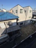 交通量の少ない前面道路です。
小さなお子様がいるご家庭でも安心です！
