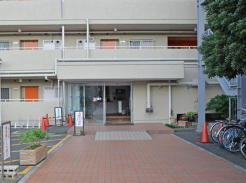 段差の少ないアプローチでベビーカーも安心です。