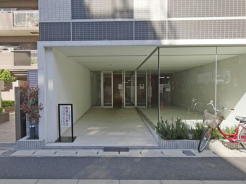 エントランスにはオートロックを設置し防犯面にも配慮