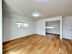 キッチンと統一感のある家具など設置し、お洒落な空間に！
