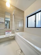 お手入れ簡単でキレイを保つ技術の数々が、家事の負担を減らしてくれます。暖かいお風呂でゆっくりと入浴し一日の疲れを癒す大切な空間をお過ごしください

