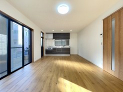 落ち着いた雰囲気に包まれて、伸びやかな空間の中で、ゆったりと家族団らんのひとときを過ごせます。
