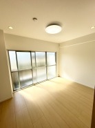 ご家族だんらんのスペースとなるリビング。家具の配置がしやすい広さを確保しています！
