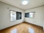 寝室は明るい空間となっています！子供部屋にも良さそうですね！
