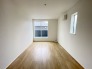 2号棟　子供部屋は明るい空間となっています！寝室にも良さそうですね！
