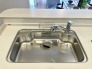 キッチンの水栓にワンタッチで切り替えられる浄水機能がついているのでわざわざ重いミネラルウォーターを買う必要がありません
