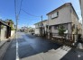 交通量の少ない前面道路です。
小さなお子様がいるご家庭でも安心です！
