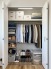 たくさんのお洋服やバッグを見やすく・取り出しやすく、慌ただしい朝もコーディネートを決めやすくなります。スーツケース等の大きな荷物の保管にも便利です。
※家具はイメージです
