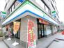 ファミリーマート市川駅西店 47m