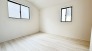 1号棟 洋室は明るい空間となっています！子供部屋にも良さそうですね！
