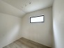 1号棟　子供部屋は明るい空間となっています！寝室にも良さそうですね！
