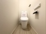 1号棟　トイレは2か所ございますので、朝の込み合う時間帯も安心です！
来客時にも気兼ねなくご使用いただけます。

