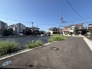 交通量の少ない前面道路です。
小さなお子様がいるご家庭でも安心です！
