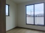 洋室は明るい空間となっています！子供部屋にも良さそうですね！
