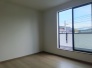 洋室は明るい空間となっています！子供部屋にも良さそうですね！
