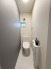 壁には埋め込み式の収納があります！
トイレットペーパー等のストックに便利です！
