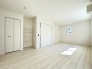 キッチンと統一感のある家具など設置し、お洒落な空間に！
