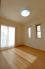 2面採光でとっても明るいお部屋です！
子供部屋としても良さそうです！
お日様の光がサンサンと入るお部屋は気持ちがいいですね！