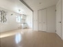 大きな窓からは快適な光を取り入れ、通気性能を上げる事で居心地の良い空間を演出します
